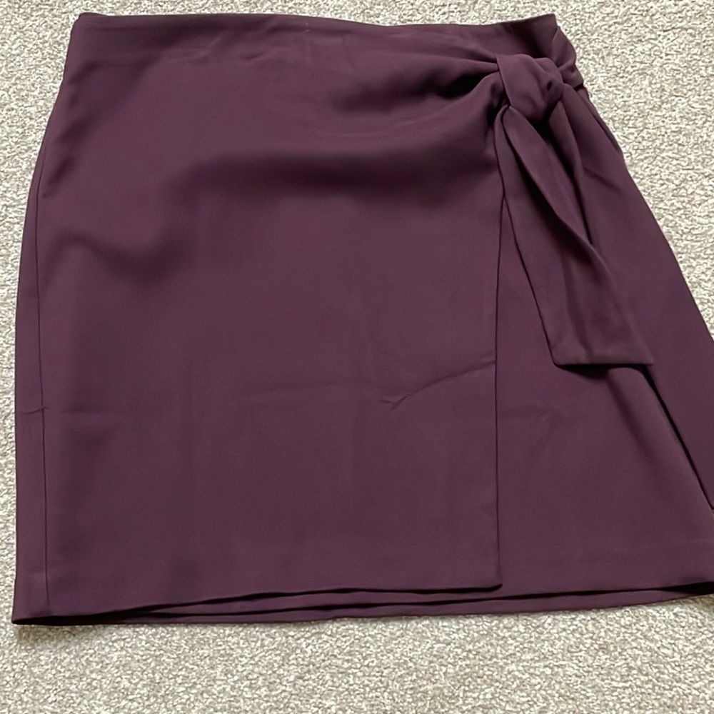 LOFT Wrap detail skirt in burgundy NWT sz 10